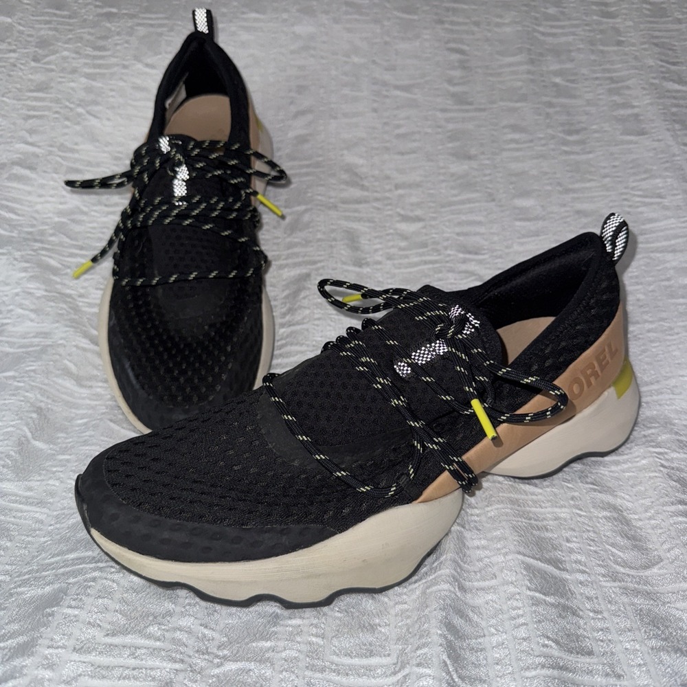 Women's SOREL Kinetic Impact Sneakers Lace-Up‎ Black Mesh/Rose Leather size 10.5